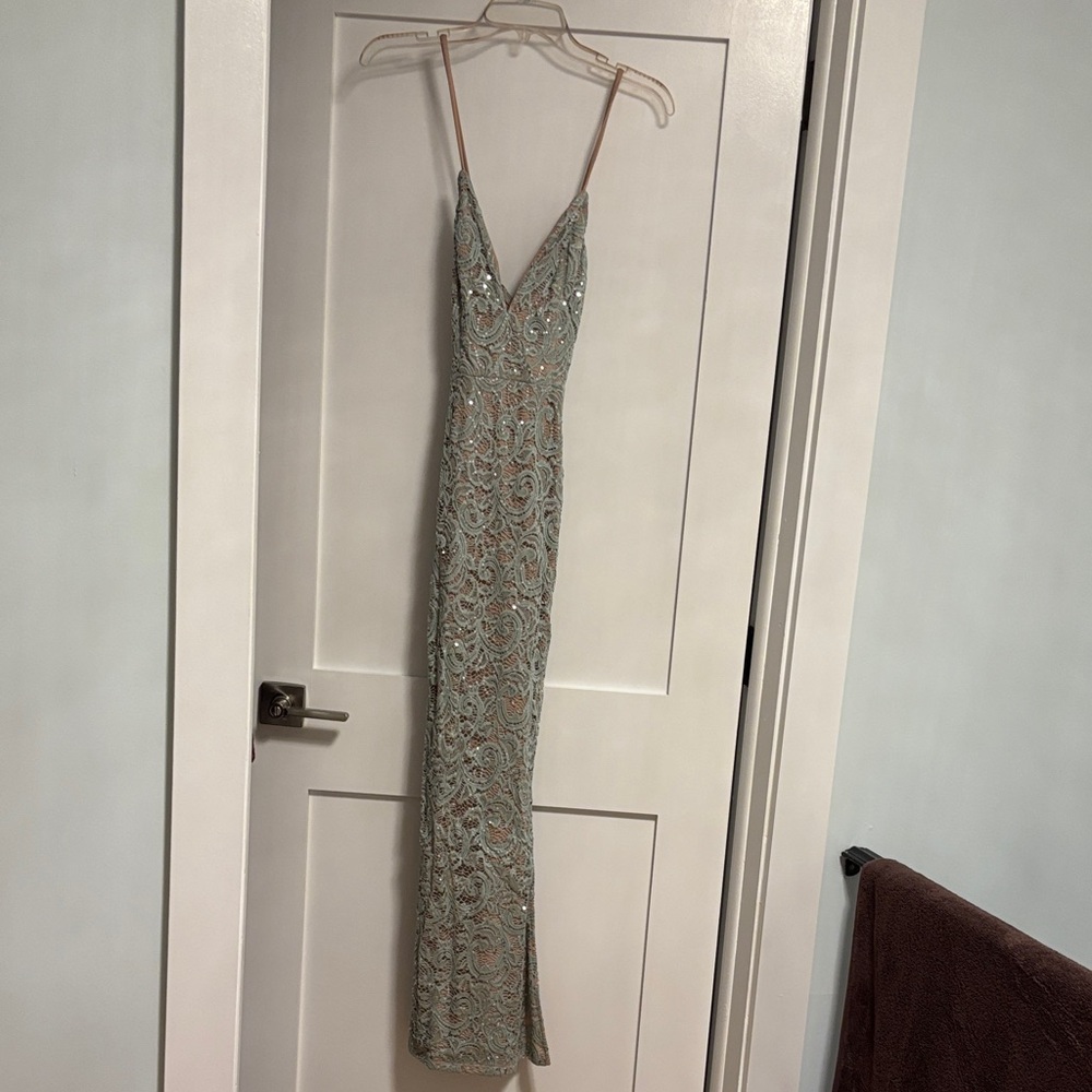 VENUS Sparkling Lace Maxi Dress in Gray